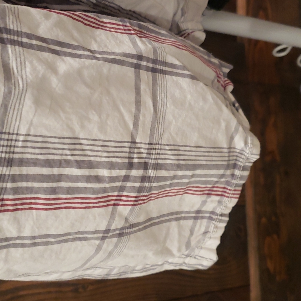 Guess - Picture 2 of 11